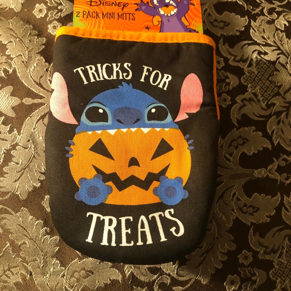 Stitch Halloween Oven Mitts